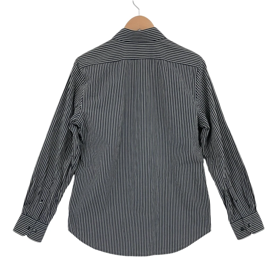 Camisa de vestir Express para hombre gris medio a rayas calce moderno con cuello abotonado Foto 2 de 4