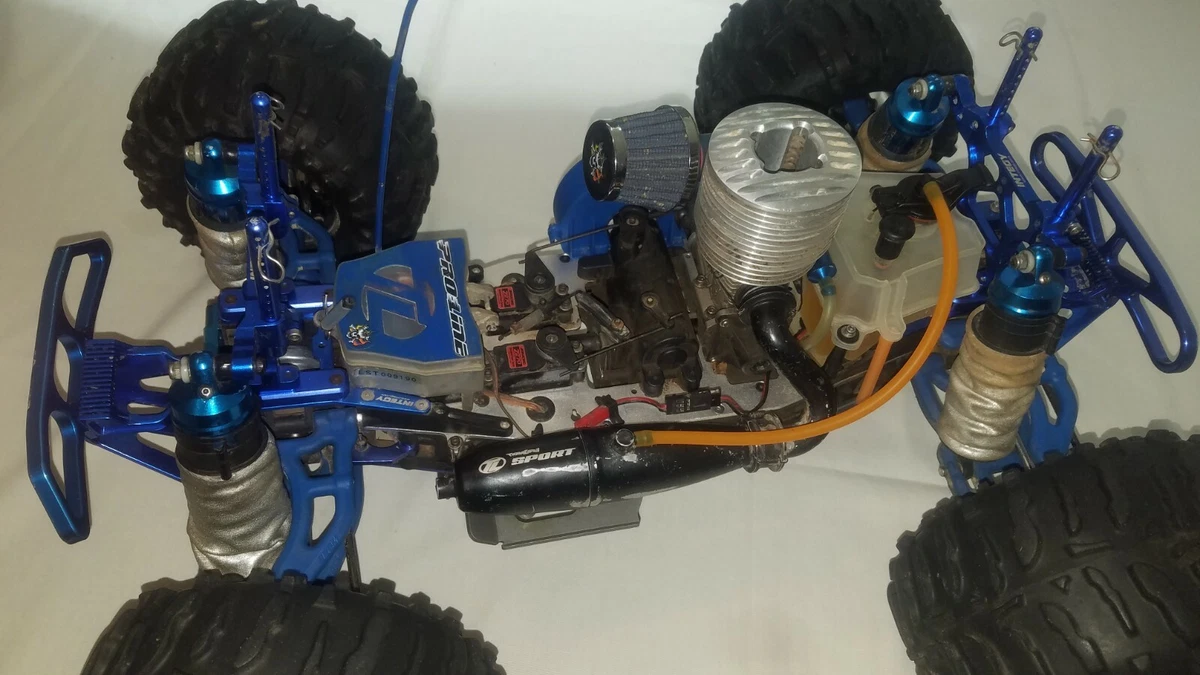 TEAM LOSI LST 1 8 SCALE NITRO POWERED SUPER TRUCK. HPI SAVAGE TRAXXAS T MAXX
