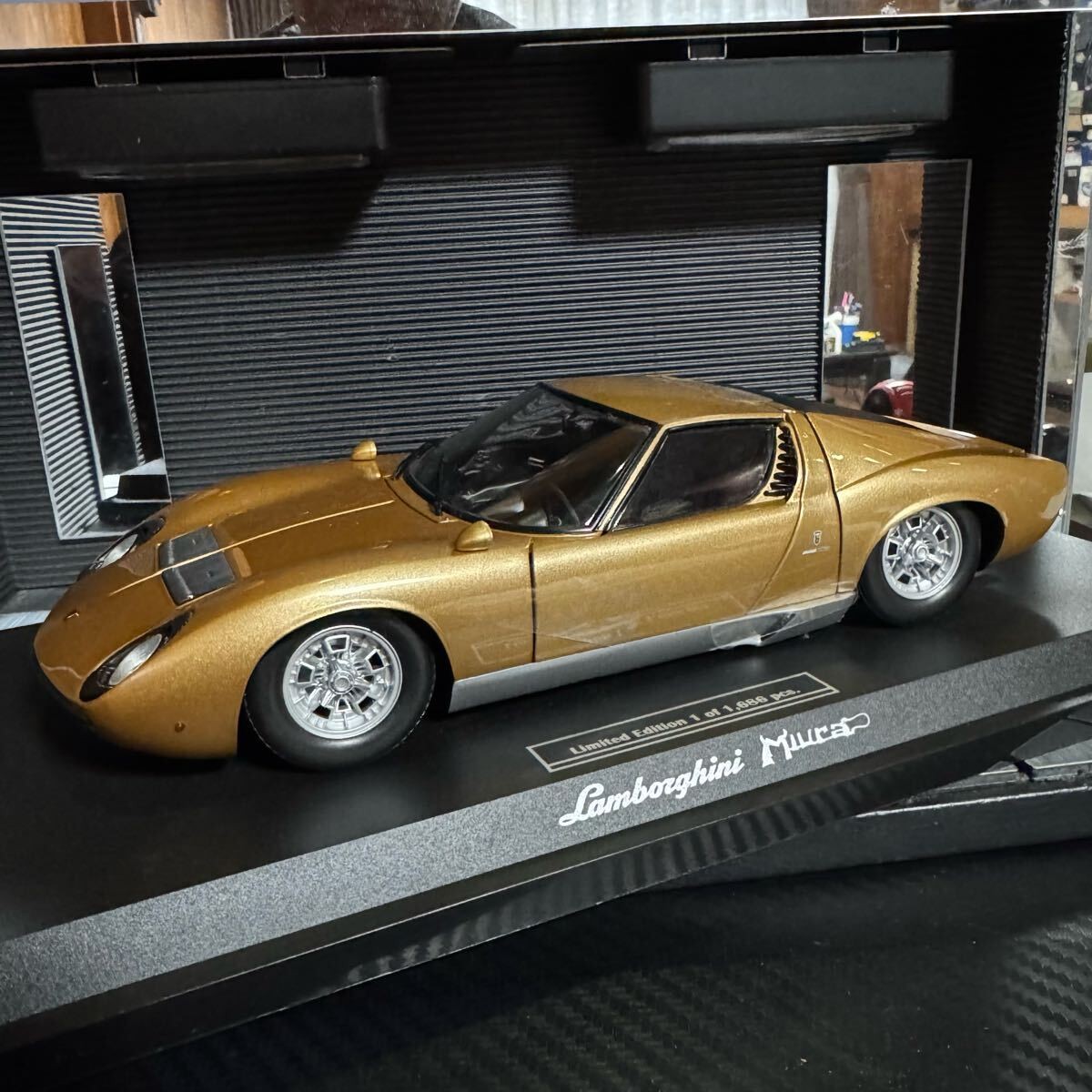 Lamborghini Miura 1/18ゴールド Kyosho Kyosho 1/18 Lamborghini Miura P400 Gold Discontinued Near Unused