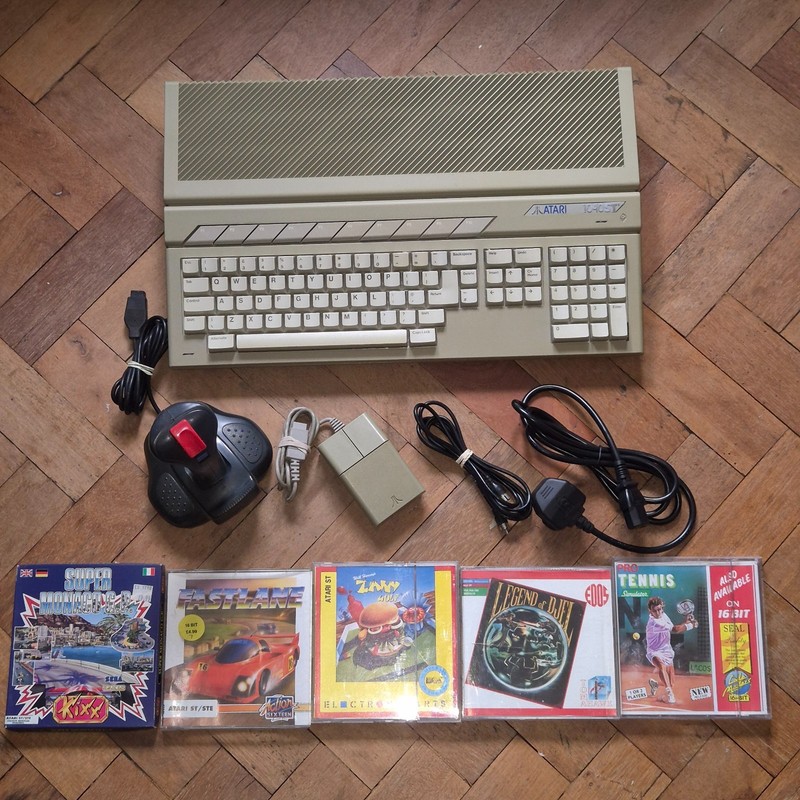 Atari ST STE 520 1040 Computer 4Mb TOS v1.6 + Games + Joystick + Mouse + Bundle