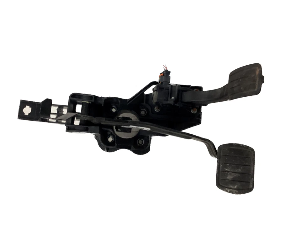 Peugeot 3008 2016 Brake Clutch Throttle Pedal Pedal - Image 4 of 4