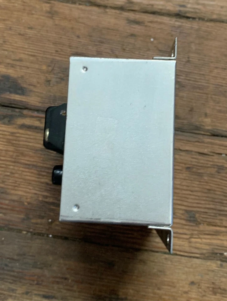 WILMAR ELECTRONICS 303X OVERVOLTAGE RELAY 120/208 INPUT VOLTAGE 3PH 400HZ - Image 4 of 4