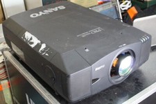 *Sanyo PLC-XF46* Proiettore Proiettore LCD 12000 Lumen LUMINOSO (CHRISTIE LX120/Eiki LC-XT4)