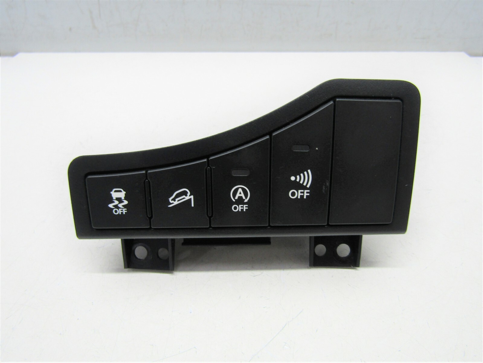 KIA SPORTAGE MK3 2014-16 INTERIOR SWITCH PANEL 93700-3U710WK              O1997