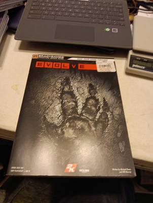 Evolve Brady Games Signature Series Strategy Guide Playstation 4, XBOX ONE, PC
