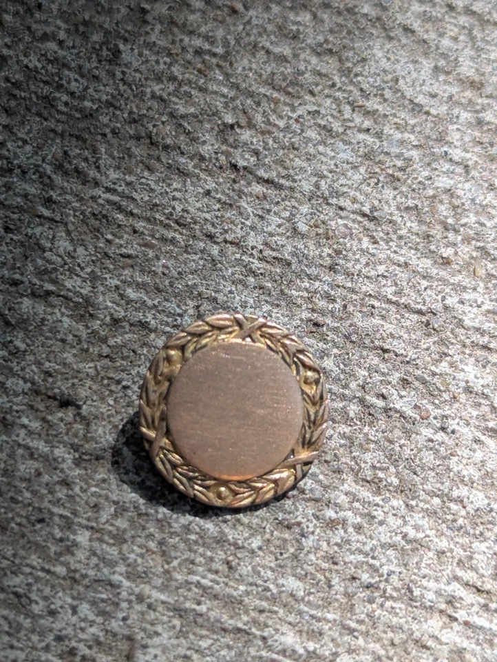 Antique Victorian 10K Gold Topped Engraved Cufflink Collar Button - Image 2 of 4