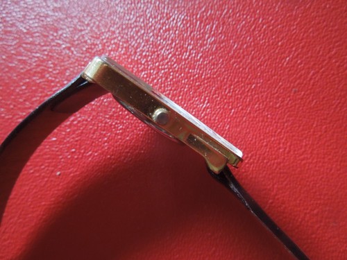 J 7023 Vintage Armbanduhr Guillaume Triangle Swiss Dali ? QUARZ SIEHE BESCHREIBUNG - Bild 5 von 15