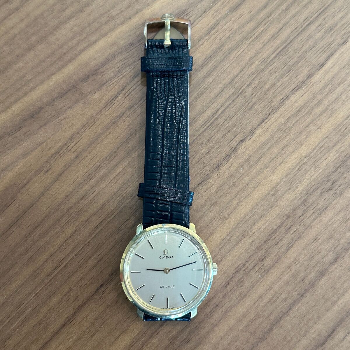 Omega Deville Tool 104 Watch Men's Gold Finish Quartz Round Omega Deville Tool 104 Watch Men's Gold Finish Quartz Round