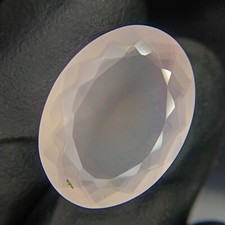 Natural Faceted Pink Rose Quartz In Oval Shape 14.65 Carats 20x15x8 mm Size