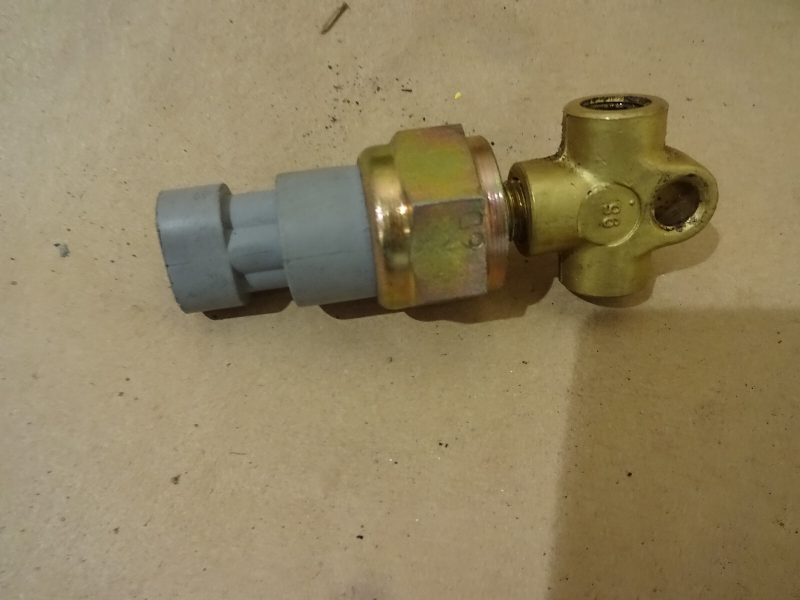 Ferrari 355,456,550 Brake Pressure Regulator & 3-way Union  # 10104661 - 154309