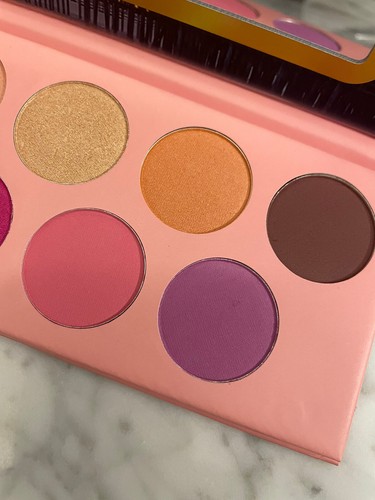 Essence Hey L.A. Eyeshadow Palette NEW - Picture 6 of 6