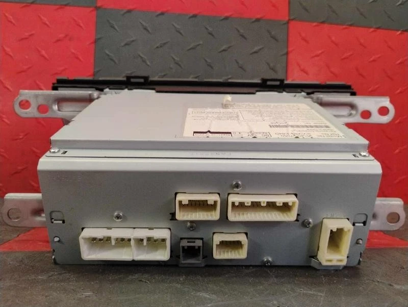 2012-2015 Toyota Prius Radio Receiver Display Screen ID 57031 on radio face OEM Foto 2 de 4