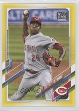 2021 Topps Walgreens Yellow Raisel Iglesias #174 0b3