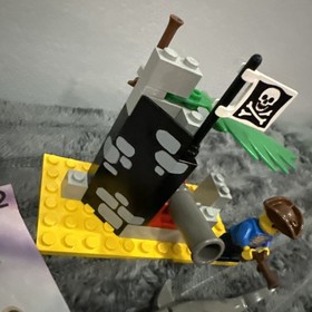 Vintage Lego Pirates Battle Cove 1492 100% Complete with instructions 1992