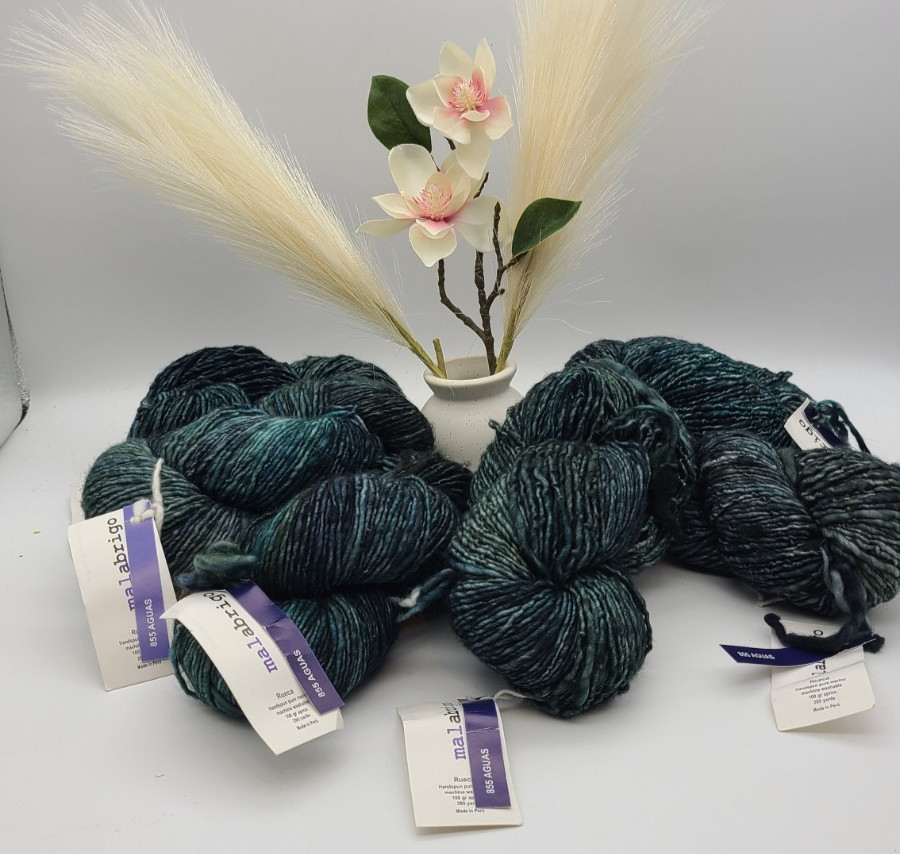 AHORA 6 MADEJAS MALABRIGO RUECA HILADAS A MANO MERINA PURA