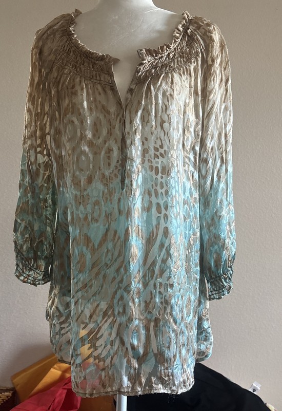 Chico's sz 3 Top Peasant 3/4 Sleeve Snap animal print Sheer  Blue Tan ombré XL