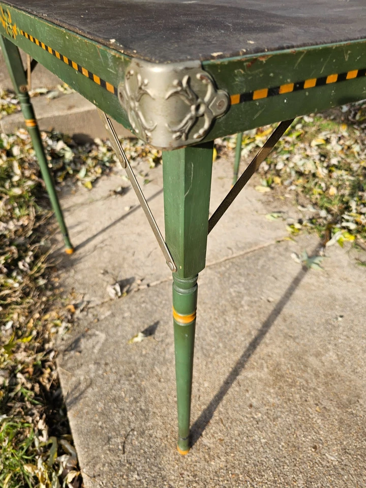 Mesa de juego de cartas de madera plegable de colección Metal Stampings Corp 30" x 30" Foto 4 de 4