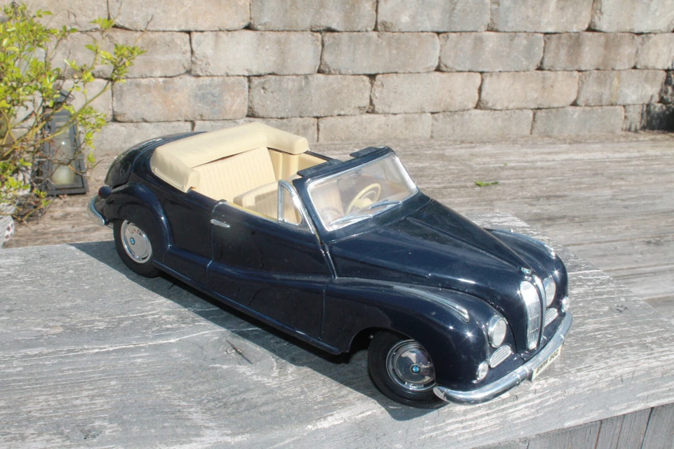 Maisto- BMW 502 ( 1955) - Modellauto - 1/18 - Oldtimer - Cabrio -  Classic Car - Bild 2 von 4