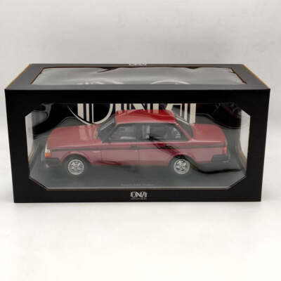 DNA Collectibles 1/18 Volvo 244 Turbo Rouge, Modèle Résine, Série Limitée