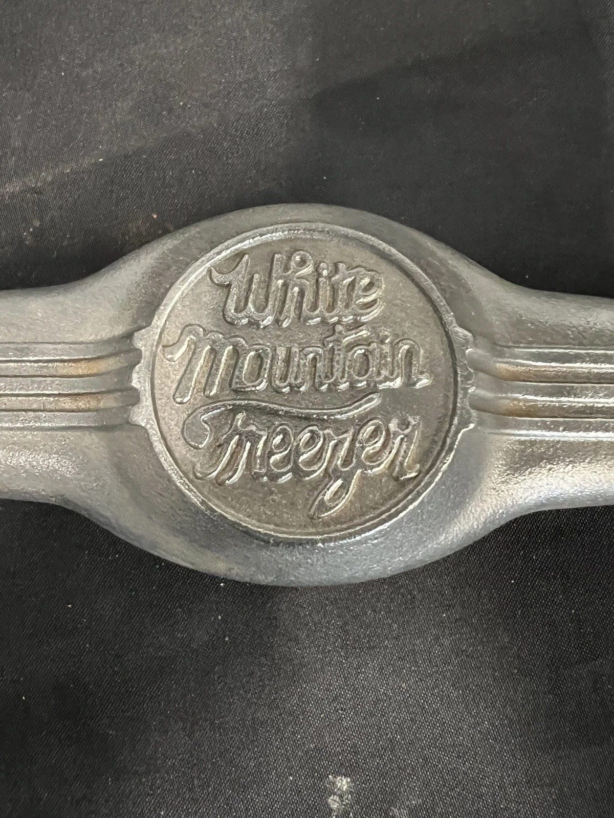 4 & 6 Qt. White Mountain Hand Crank for Ice Cream Maker Freezer w/ Wood Handle