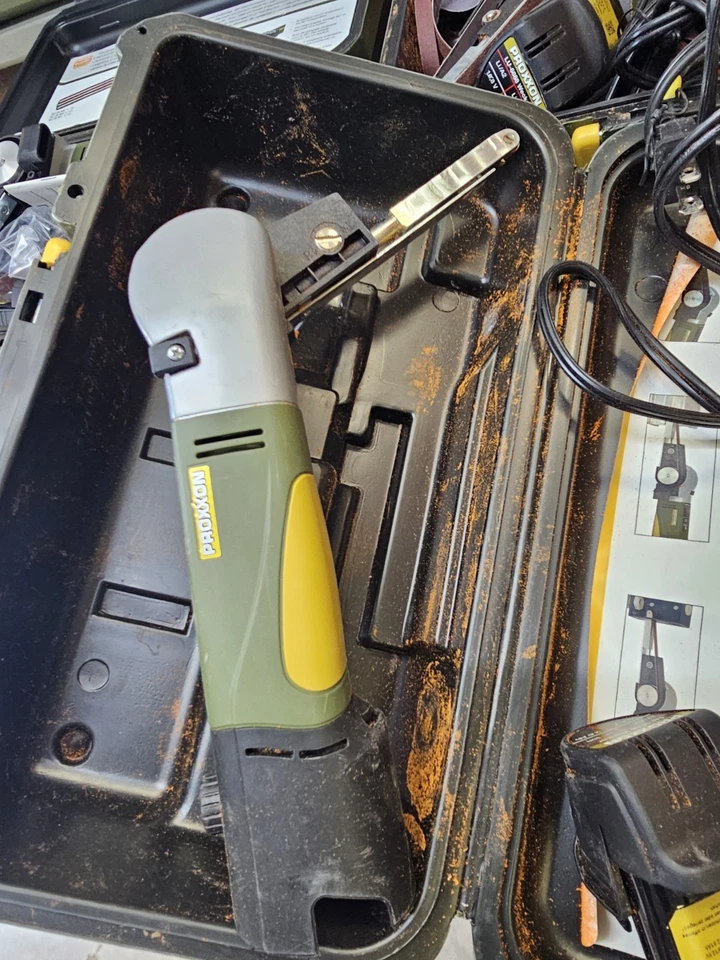 LIJADORA DE BANDA PROXXON LU-6868 BS/A CON ESTUCHE, BATERÍA Y CARGADOR Foto 4 de 4