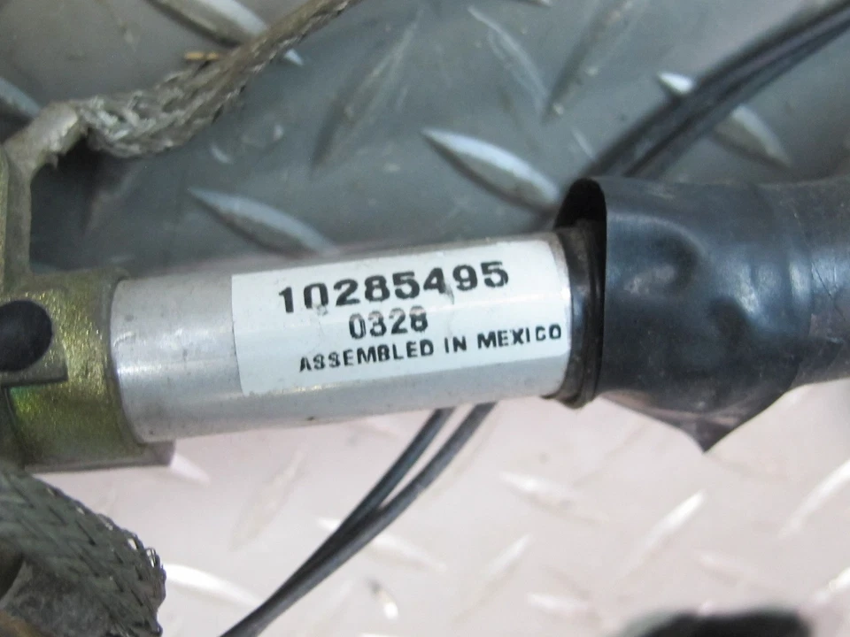 98-04 CHEVROLET CORVETTE C5 CONV ANTENA DE RÁDIO TRASEIRA COM CONJUNTO DE MOTOR FABRICANTE DE EQUIPAMENTO ORIGINAL - Imagem 3 de 4