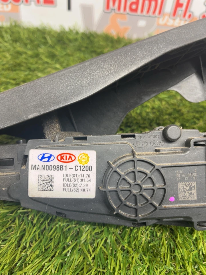 ✅ 2017 HYUNDAI SONATA Pedal Assembly OEM - Image 3 of 4