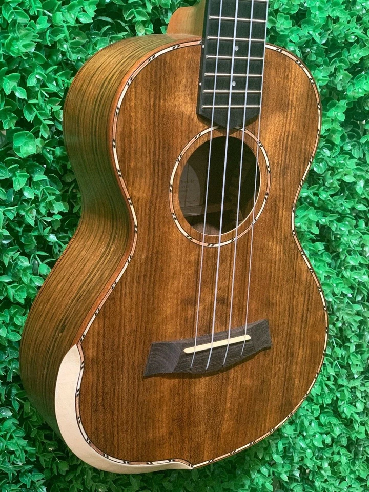 Kamehameha Ukulele MKT-20H Tenor Walnut wood come with case/tuner/strap - Image 2 of 4