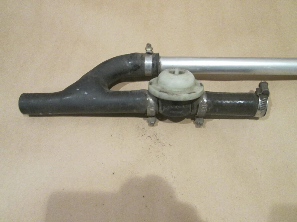 Ferrari 550 - Manguera-tubo-válvula para aire secundario - PN 154871-168368-147390 Foto 2 de 4