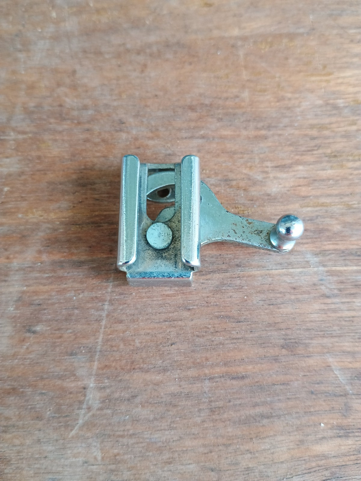 VINTAGE LUDWIG P-84 PIONEER SNARE STRAINER THROW LEVER & BRACKET ASSEMBLY-VG!