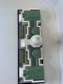 LEGO ARCHITECTURE: United States Capitol Building (21030) Missing 2 Pieces
