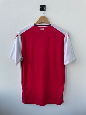Wrexham dévoile un nouveau maillot third doré avec Macron – Dégaine