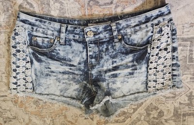 Vanilla Star- Women's (Juniors) Size 17 Shorts