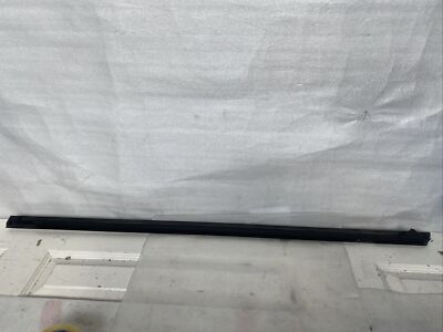 Genuine Ford Fiesta Mk7 Front Door Belt Outer Weatherstrip 1763368  