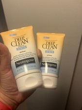 Neutrogena Deep Clean Scrub Bundle 2 Pcs