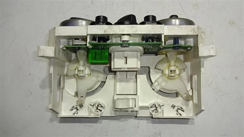 Control de temperatura manual 74400-54G00-KU7 compatible con Suzuki Aerio 620097 2003-2004 Foto 3 de 4