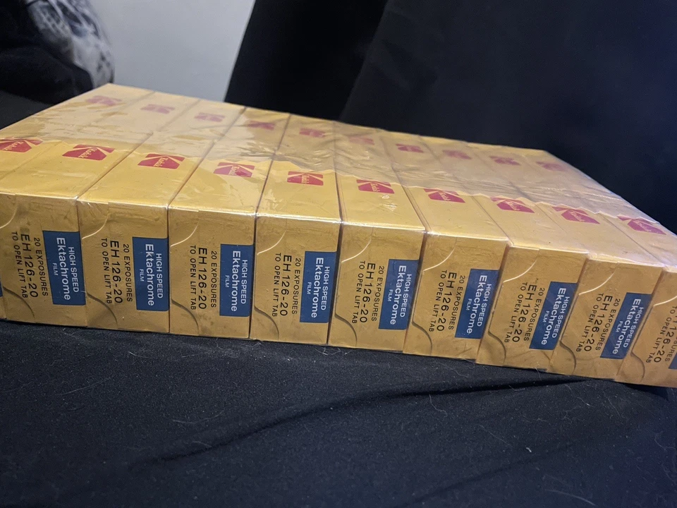 PELÍCULA SELLADA 20 PIEZAS EH 126-20 EKTACHROME KODAK EXPIRADA AGOSTO 1974 Foto 2 de 3