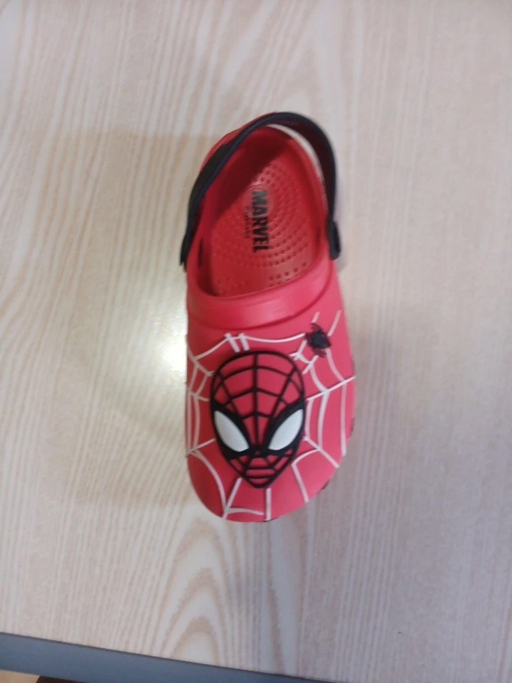Zapatos de cocodrilo para niños Spiderman niños y niñas Zapatos de playa Zapatillas Sandalias Antideslizantes Foto 2 de 2