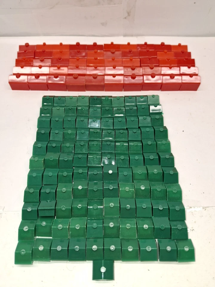 Juego de piezas de repuesto Monopoly vintage 50 hoteles y 111 casas lote piezas Foto 3 de 3