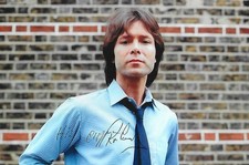 Cliff Richard signed 4x6 photo "We Don't Talk Anymore" Legend Music COA LOOK! Cliff Richard signed 4x6 photo "We Don't Talk Anymore" Legend Music COA LOOK!
