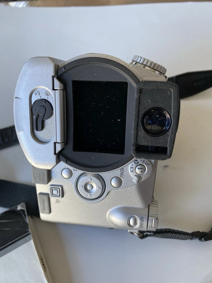 Minolta Dimage 7Digital Camera 5MP, 7x Zoom, 28-200mm - Image 3 of 4