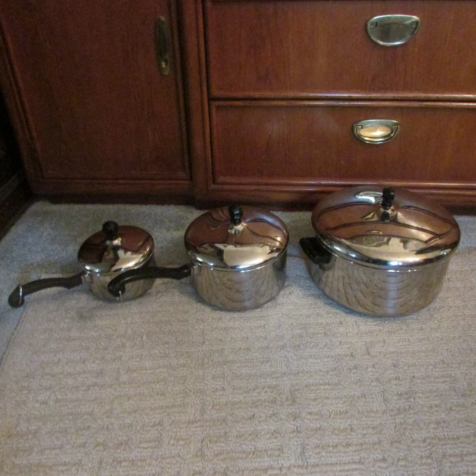 ** ELIGE. SALSA/SARTENES FARBERWARE CON TAPA DE REPUESTO, OLLA, TAPAS... ** Foto 2 de 4