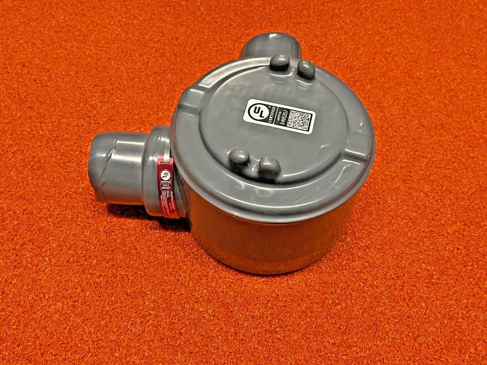 Plasti-Bond PRGUAL69 2 Gual Body with AI Cover 2 Port, Gray Foto 2 de 4