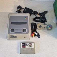 Super Nintendo SNES Console PAL SNSP-001A + Game and controller FRG