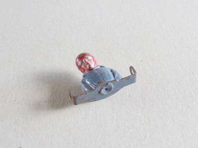 Meccano Flugzeugkonstruktor Pilot P100 blau / rot Kappe