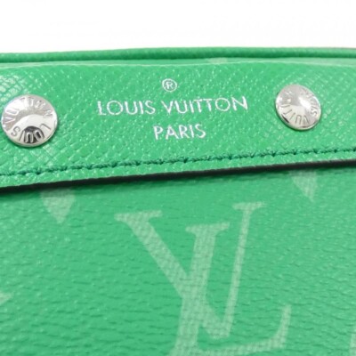 アクセサリー Louis Vuitton M10993 Taiga Louis Vuitton Taiga Long Wallet for Bills in Black Leather