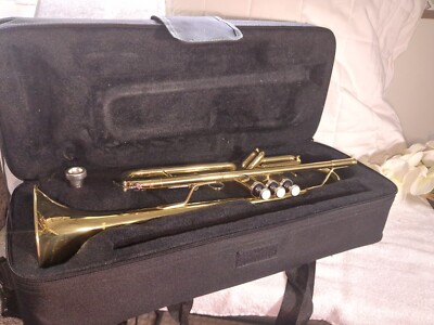 Mendini by Cecilio Student Trumpet W/ Case and Mouthpiece