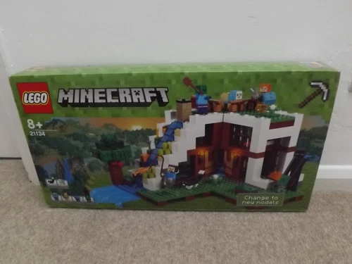 LEGO Minecraft 21134 Die Wasserfallbasis - Brandneu und versiegelt