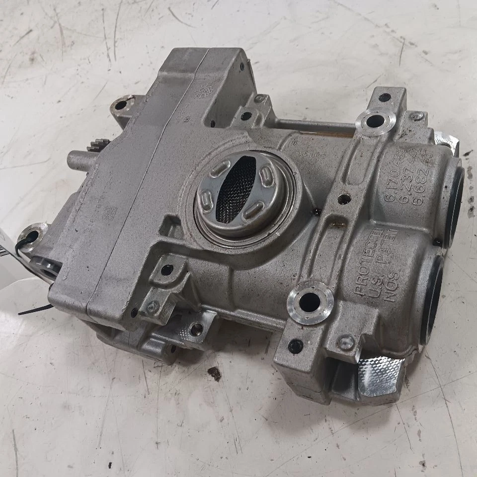 Jeep Renegade 2.4 Engine Oil Pump 2023 2022 2021 2020 - Image 2 of 4