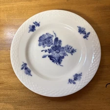 ROYAL COPENHAGEN BRAIDED BLUE FLOWERS BREAD PLATE  10/8092